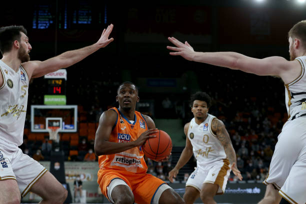 数年前便涉 数年前便涉